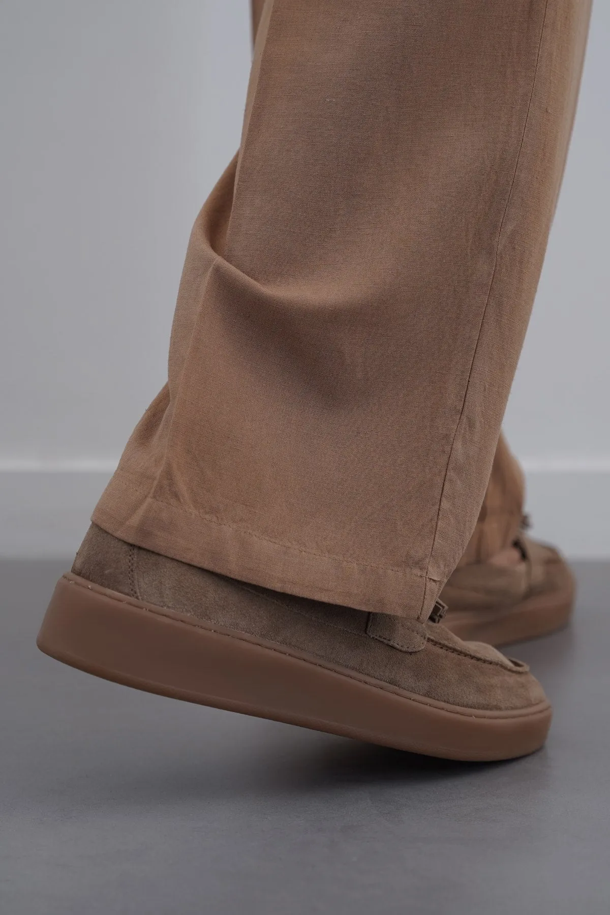 SUEDE LEATHER TASSEL LOAFERS Airflow Optimized Ventilation