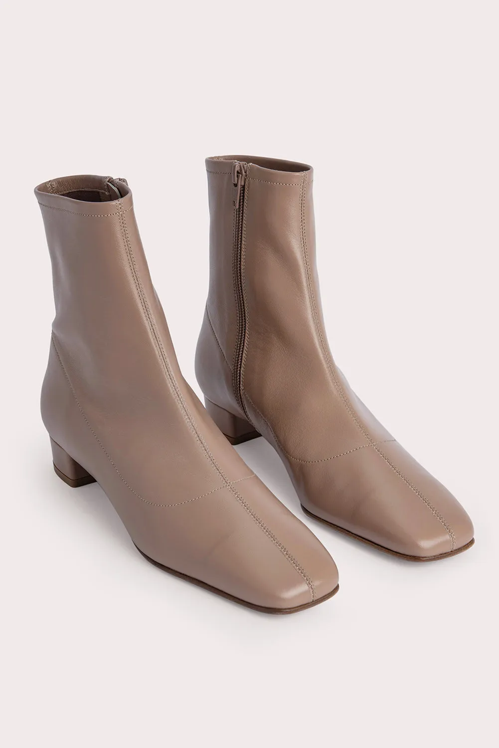 Este Boot Nude Leather Shock Diffusing Heel Luxurious Comfort