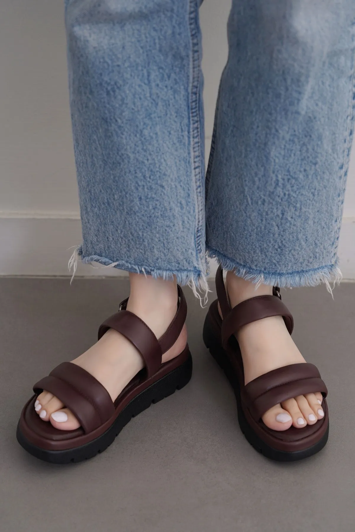 Minimalist Design Aesthetic LEATHER MAMA SANDALS