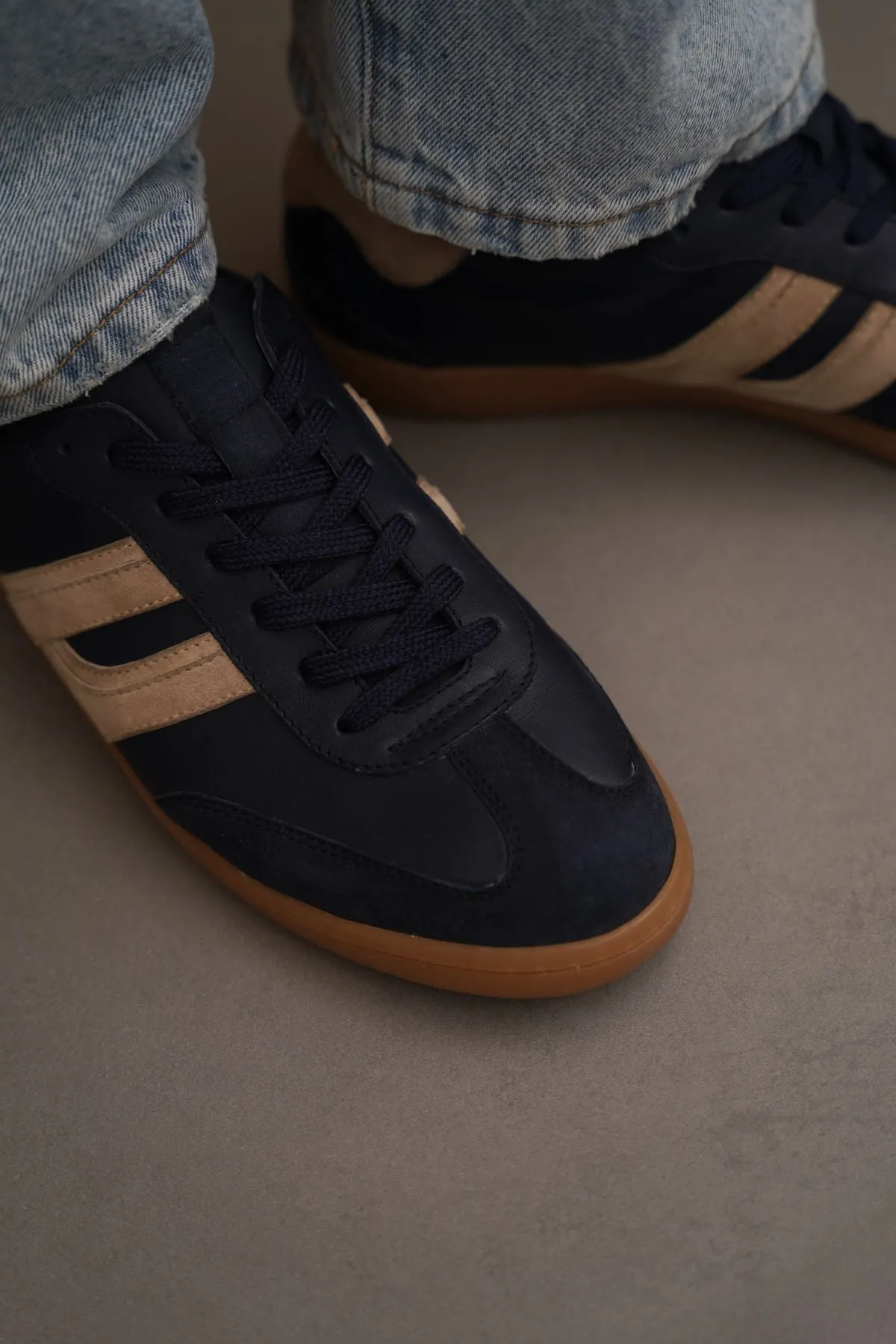 STREET LEATHER SNEAKERS lightweight user