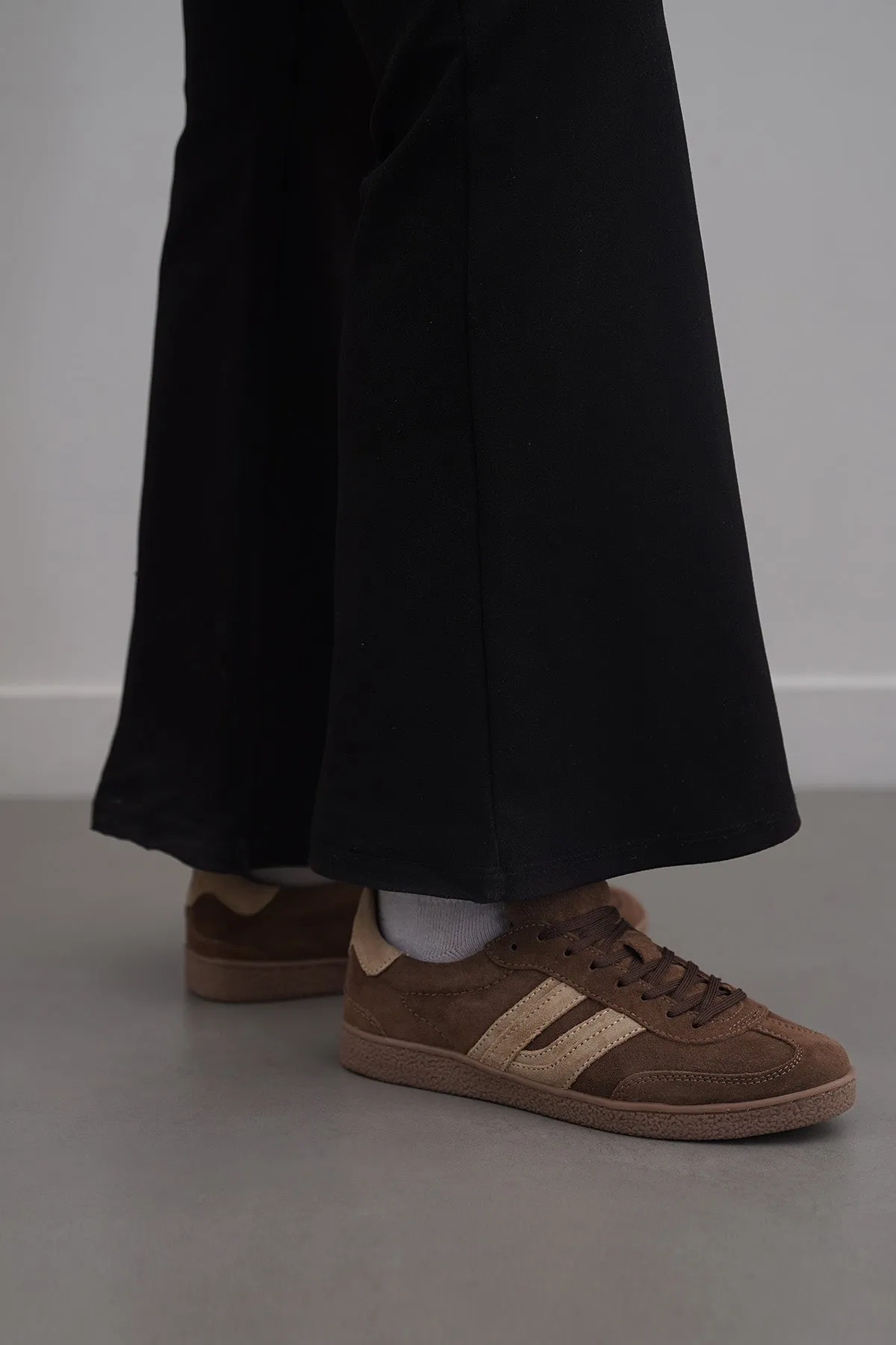 Abrasion Resistant Guards SUEDE ESSENTIAL SNEAKERS