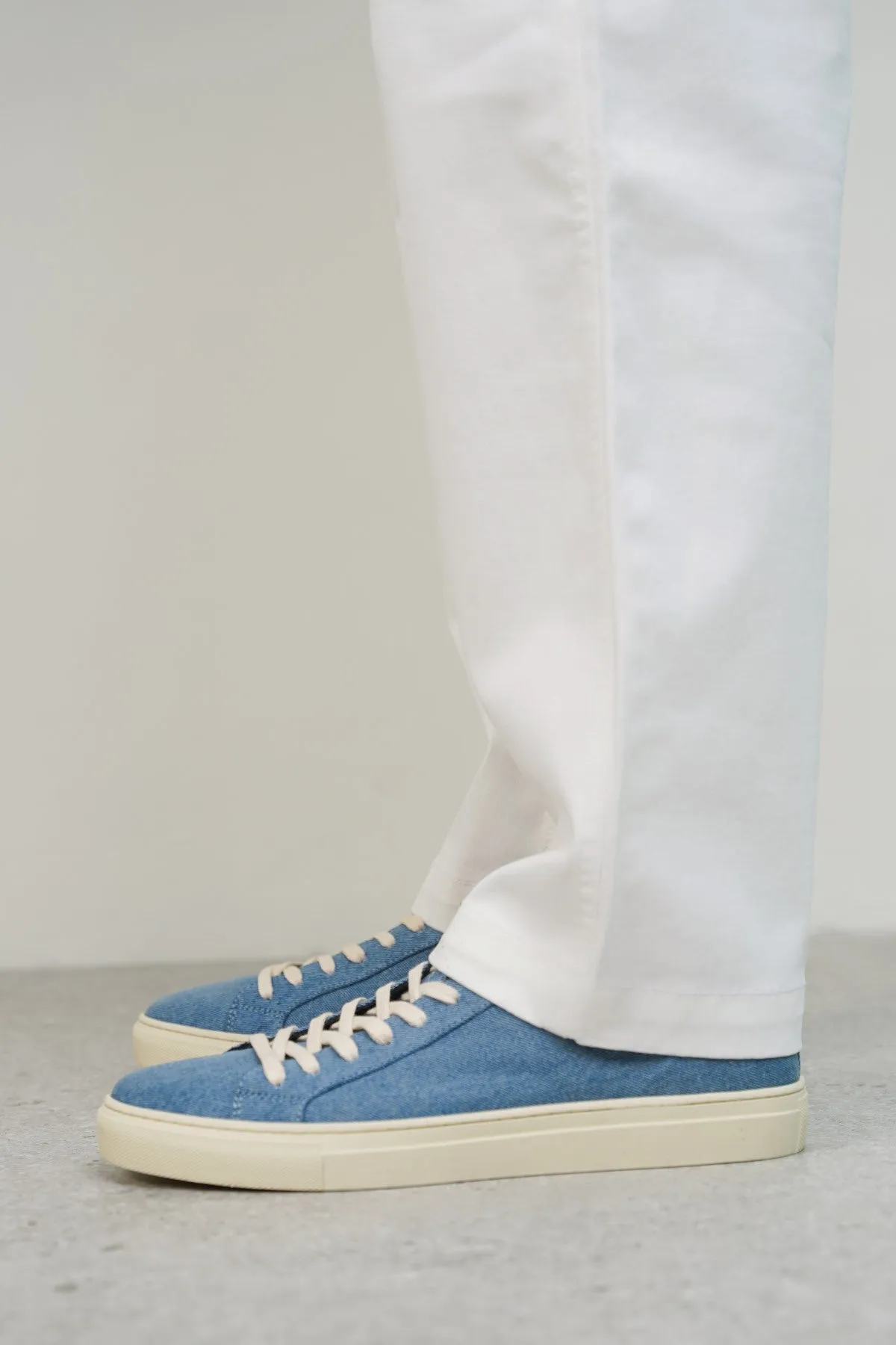DENIM SNEAKERS All-around cushioning Seamless Internal Structure