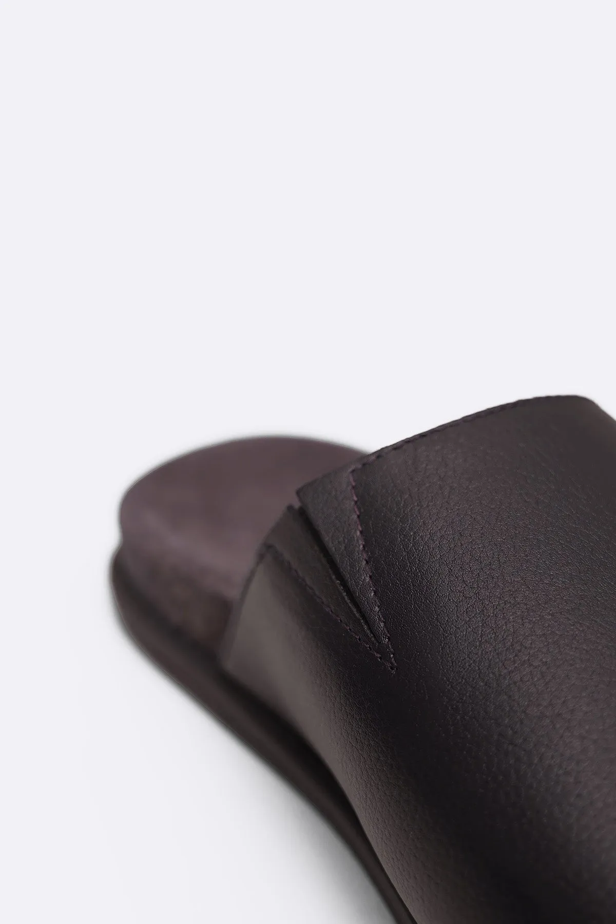 TOE LOOP LEATHER SLIDES cyclists - specific benefits