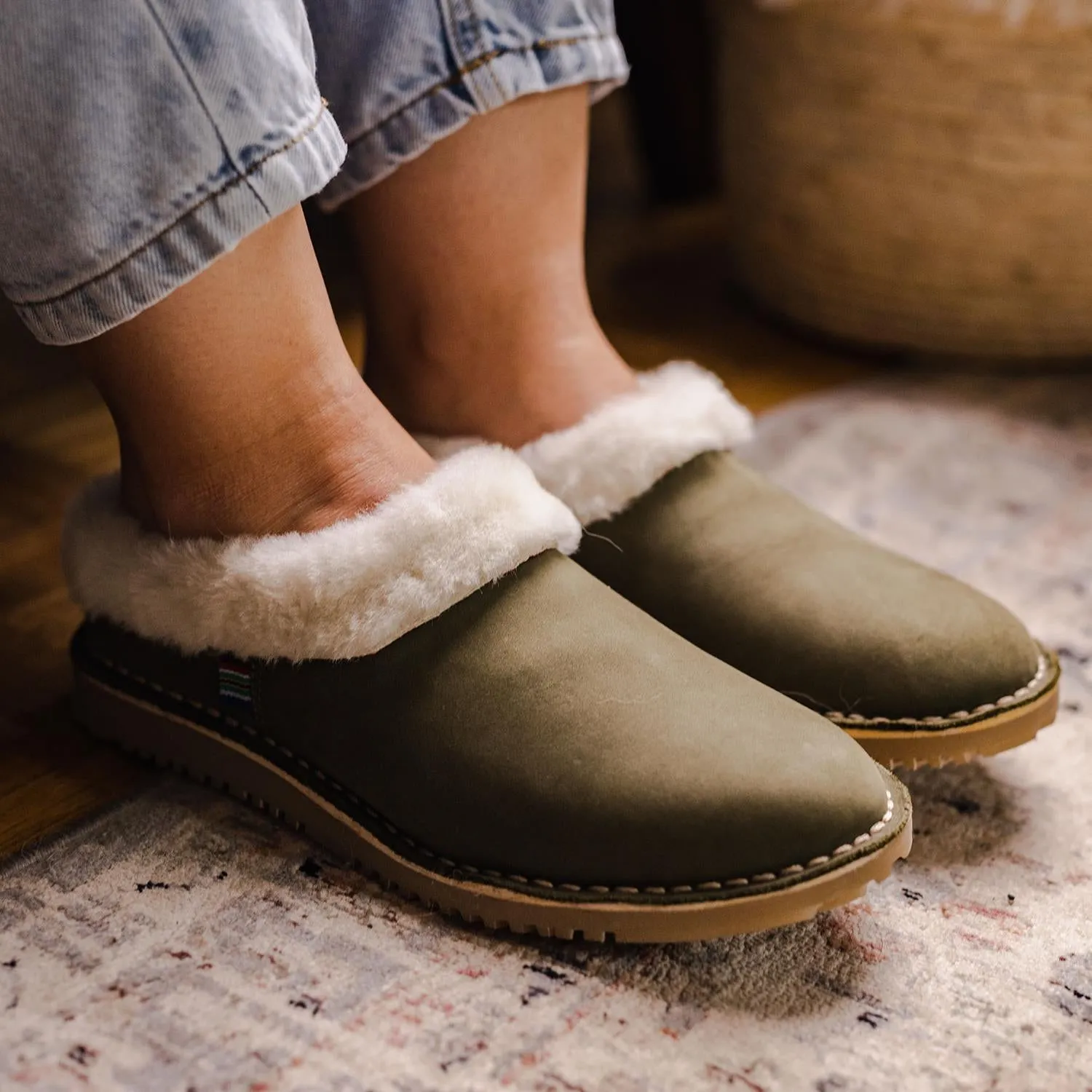 Veldskoen Slipper (Lined with Sheepskin - Leather Slipper) Non Marking Tread Flat Sole
