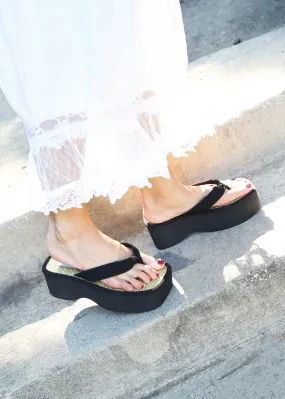 volleyball players - specific benefits Vero Sandals - Black