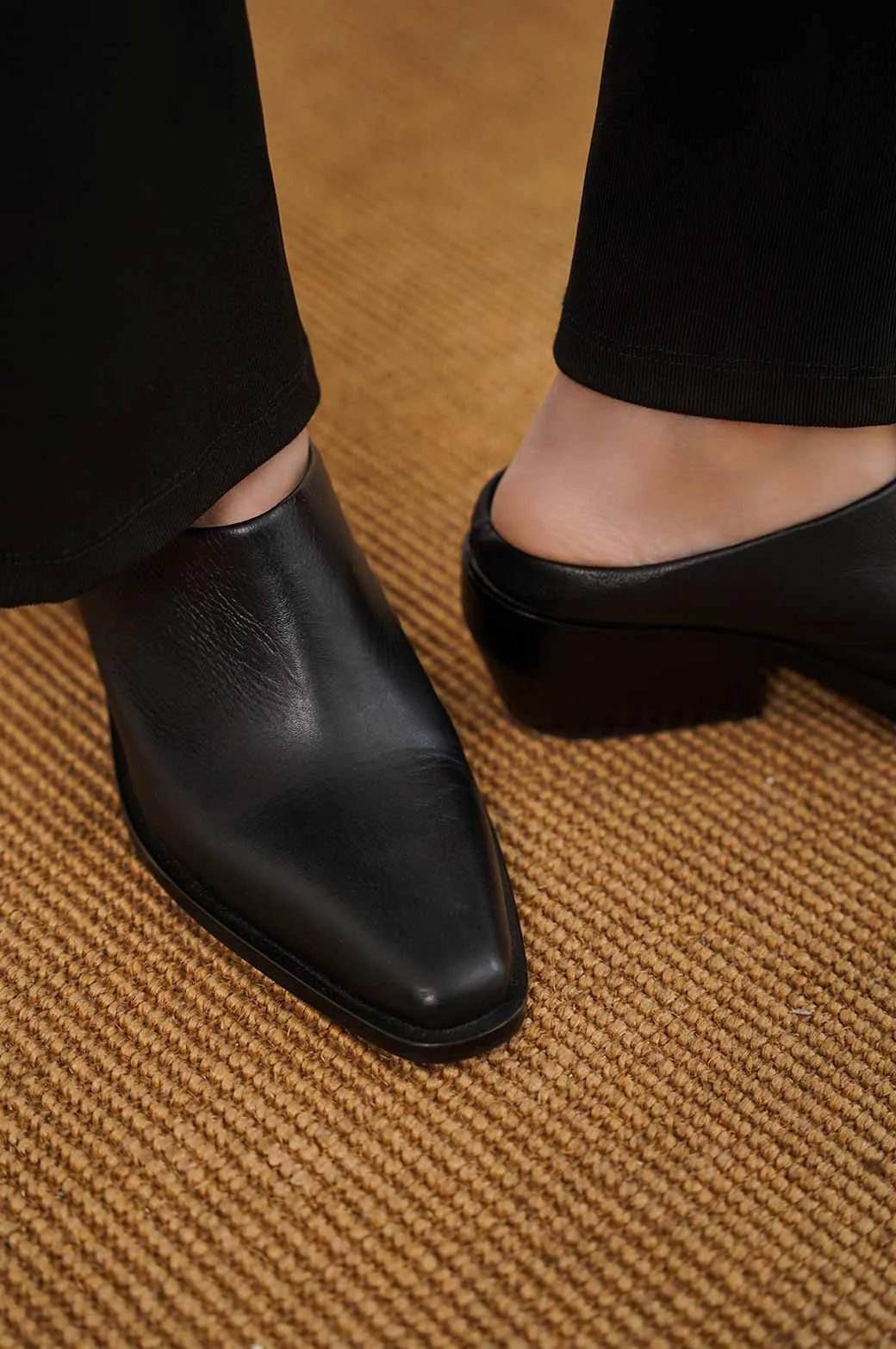 LEATHER BOOT MULES Cushioned Insole least trendy