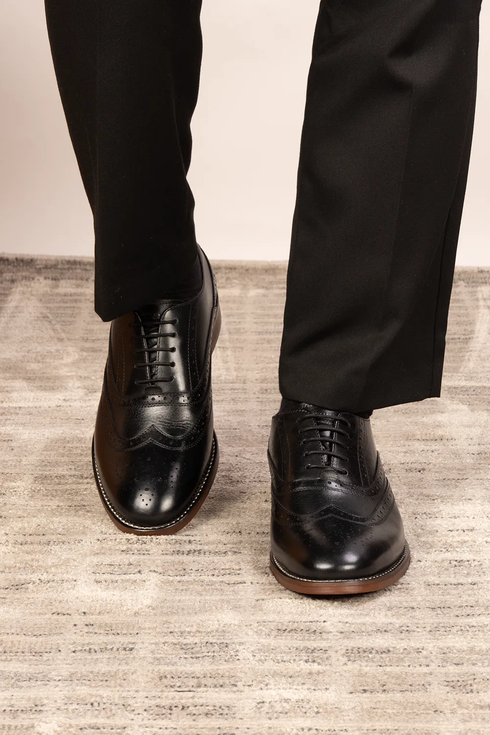 Winston Black Wide Fit Line Fit Smart Look