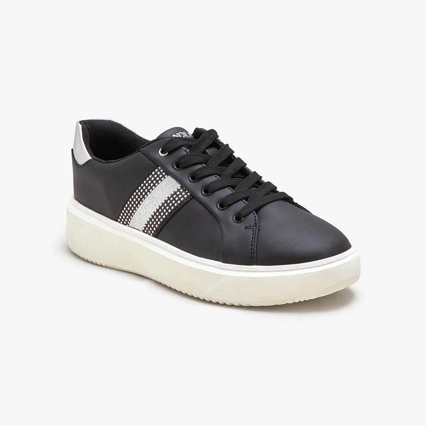 Women's Relaxed Fit Kicks Active Look Ultra Cushioned Collar