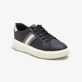 Women's Relaxed Fit Kicks Active Look Ultra Cushioned Collar